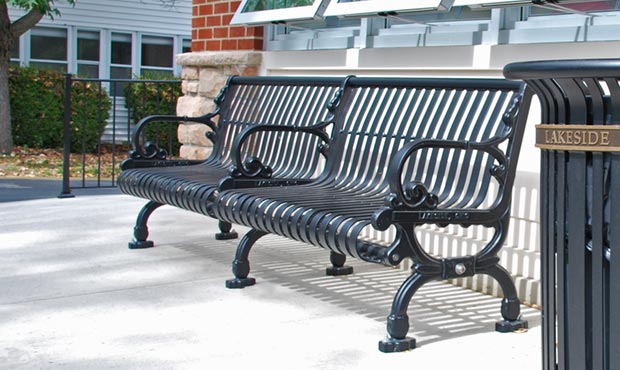 Lamplighter Bench with Back and center arm